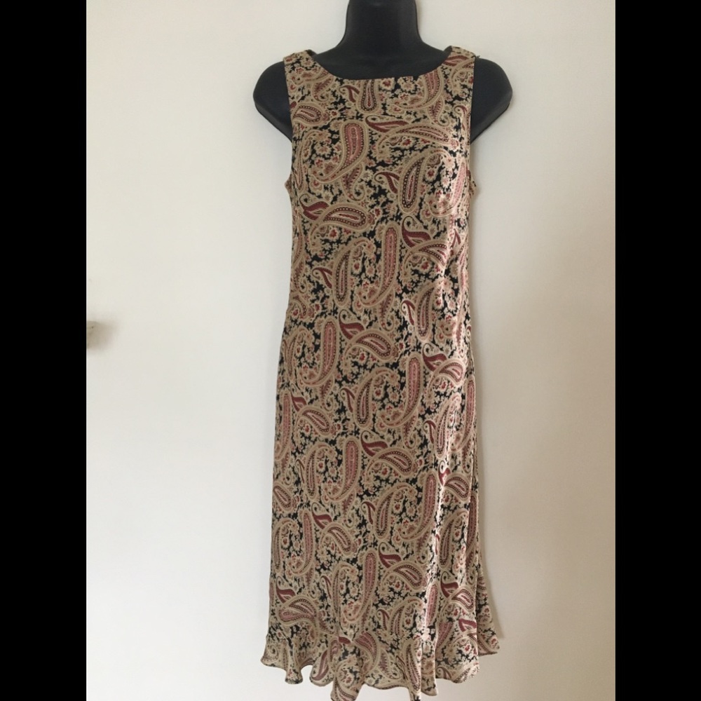 COPY - Ann Taylor sleeveless Silk Paisley Dress.6P